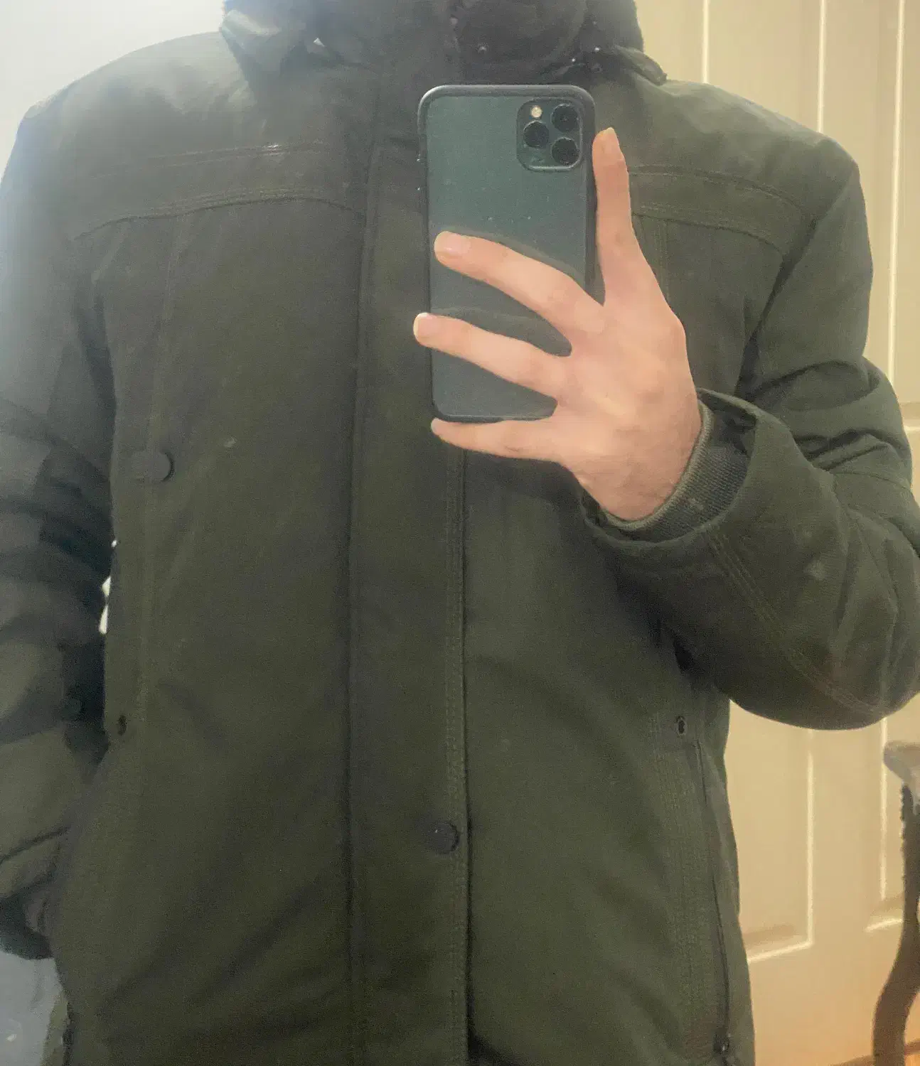 کاپشن در حد نو|لباس|بندر انزلی, نیمه شعبان|دیوار