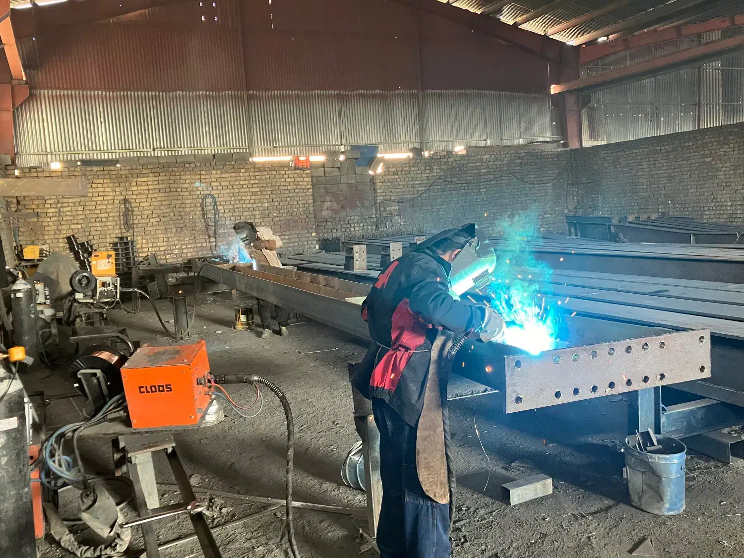 نیازمند همکار((کارگر)) در اهنگری شهرک صنعتی شهابیه|استخدام معماری، عمران و ساختمانی|خمین, |دیوار