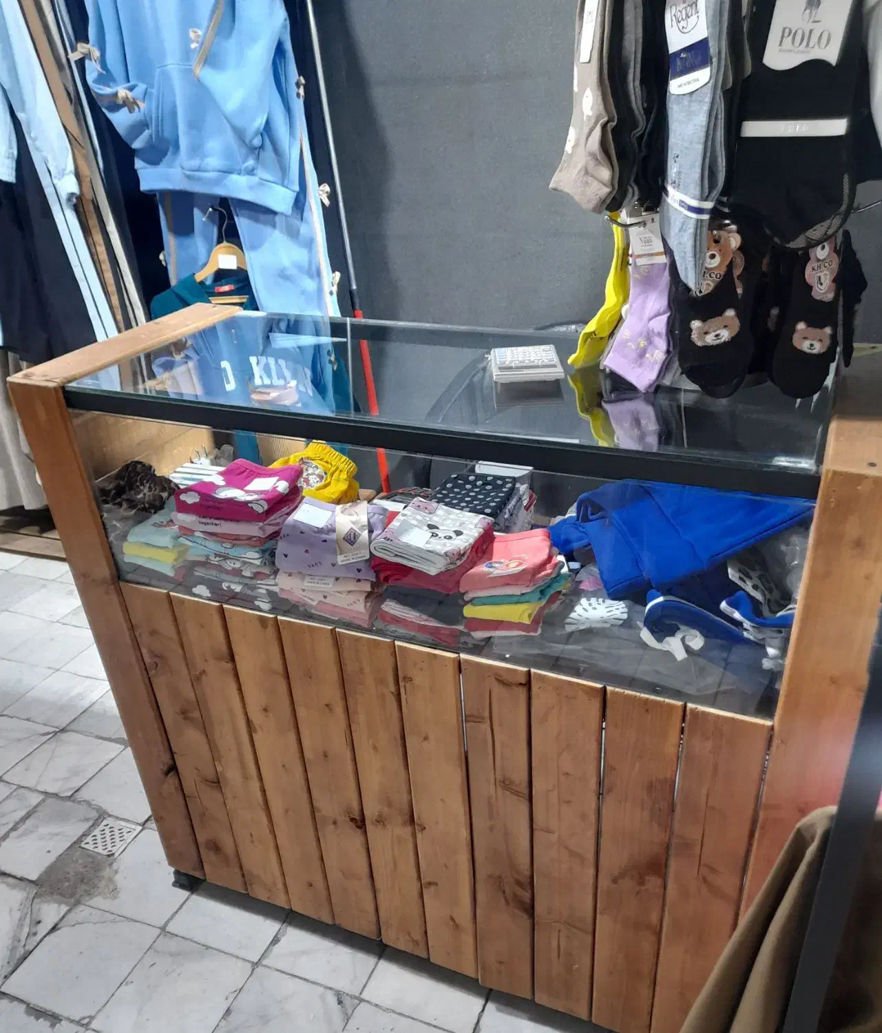 میز پیشخوان(ویترین)|فروشگاه و مغازه|فردیس, شهرک ۱۱۰|دیوار