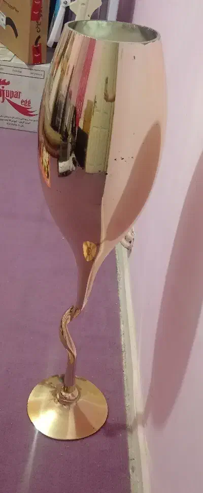 گلدان شیشه ای طرح جام|گل مصنوعی|کرمان, |دیوار