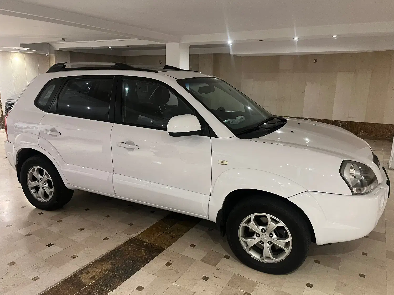 توسان ۲۰۱۰ فول|خودرو سواری و وانت|تهران, حسین‌آباد|دیوار