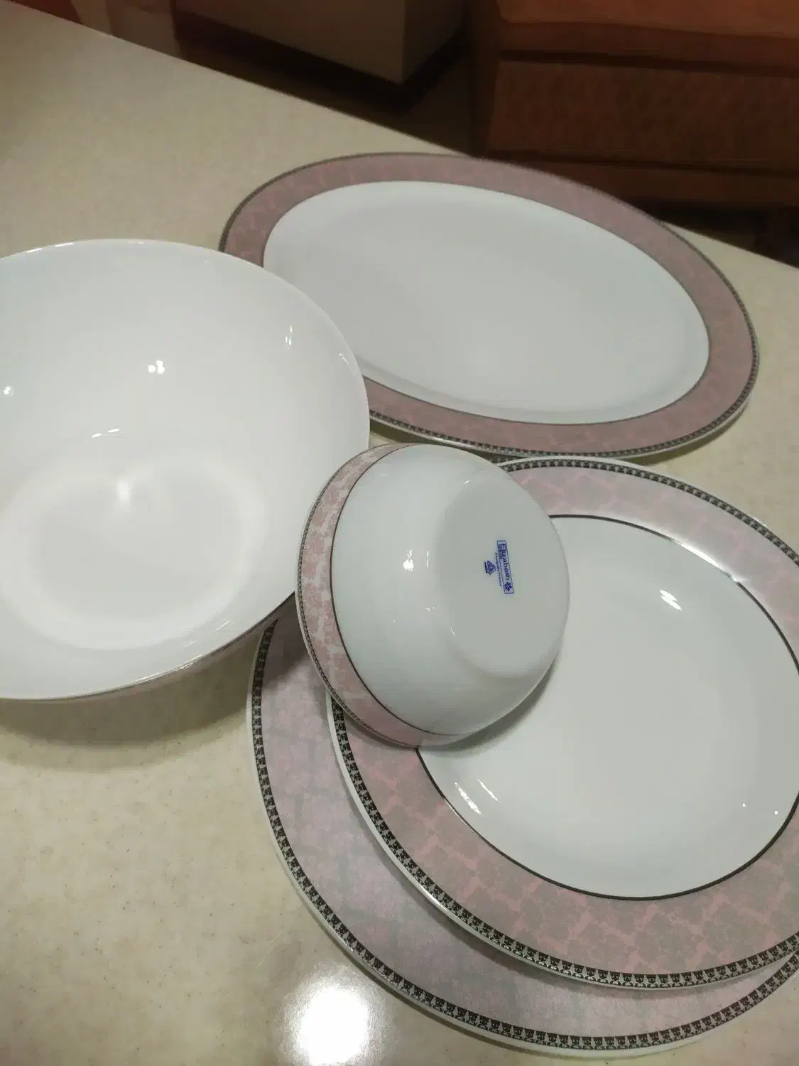 سرویس ظرف ۱۲ نفره|ظروف سرو و پذیرایی|کرمان, |دیوار