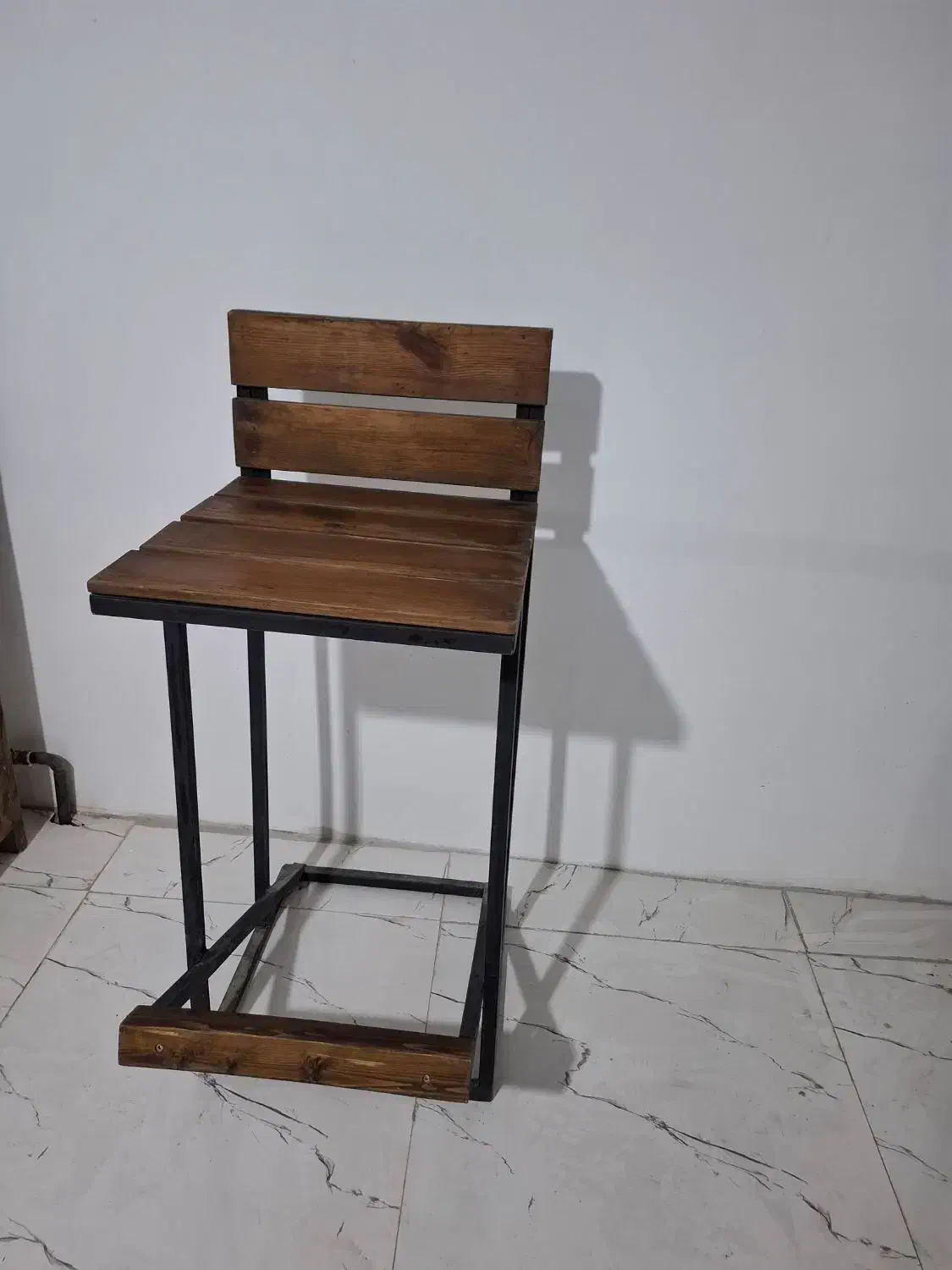 صندلی اپن|صندلی و نیمکت|هشتگرد, طاووسیه|دیوار