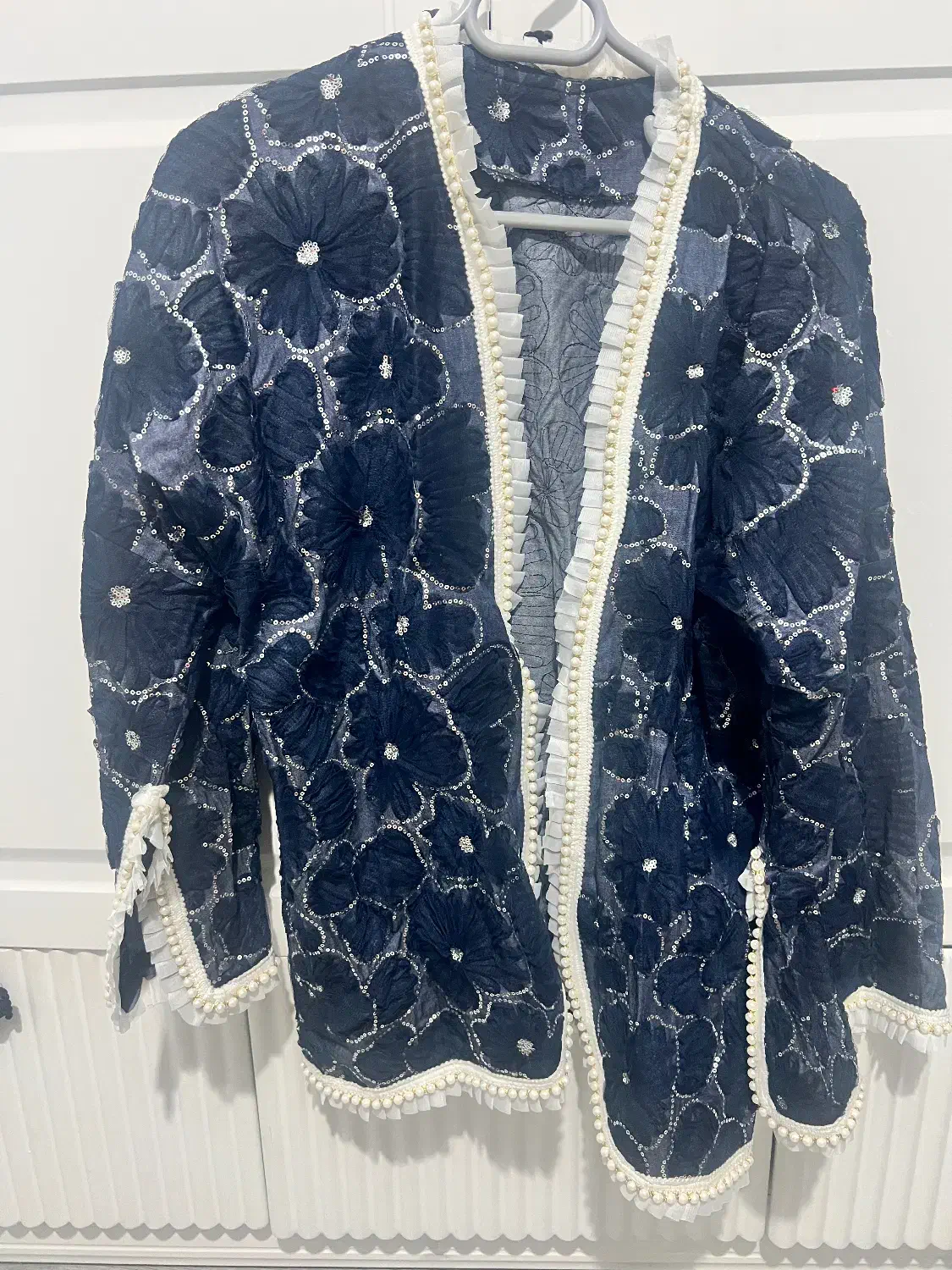 کت زمینه لی کاغذی گل برجسته توری|لباس|کرج, کوی امامیه|دیوار