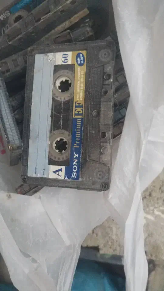 نوار کاست|کلکسیون اشیاء عتیقه|برازجان, |دیوار