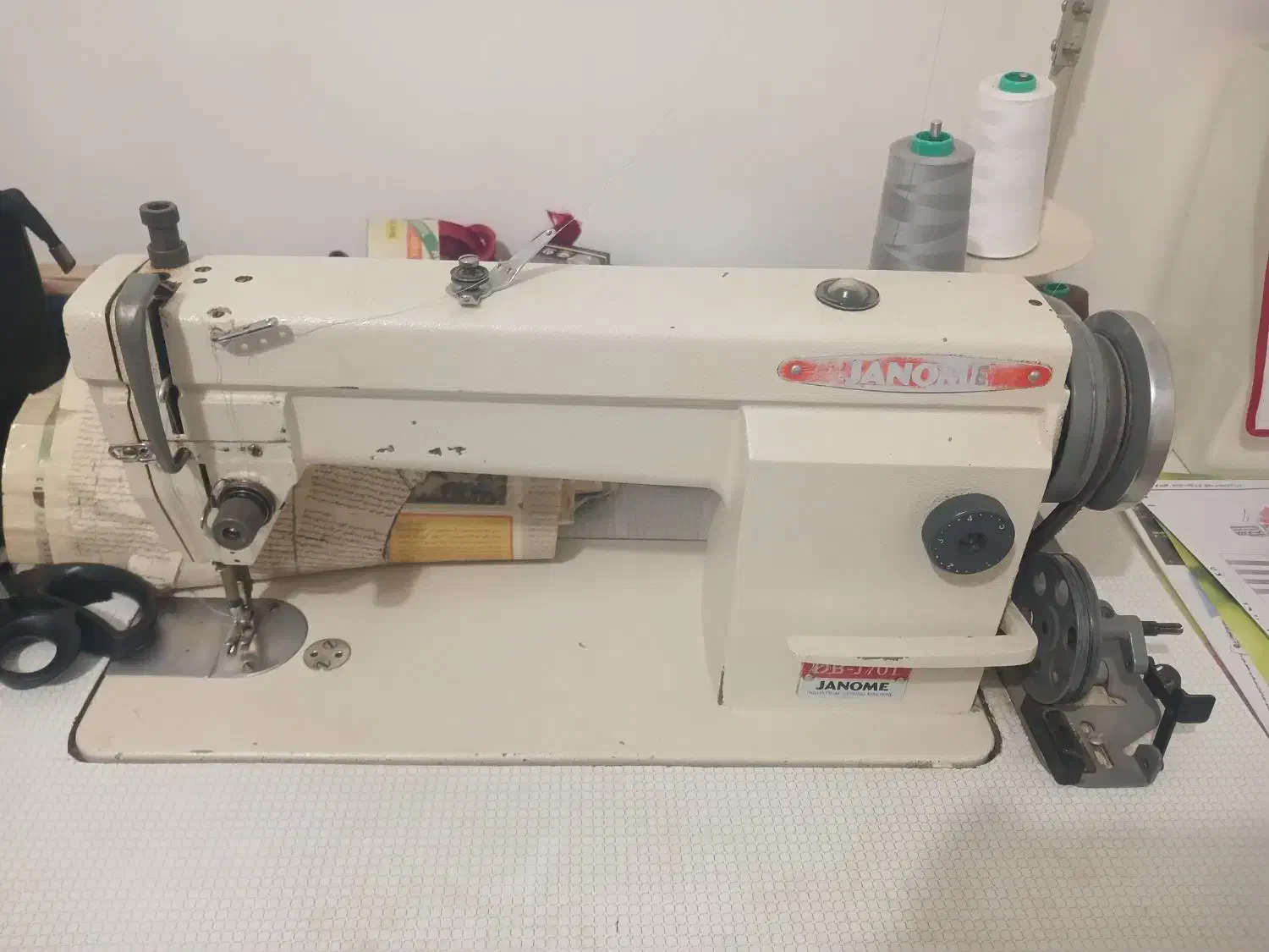 چرخ خیاطی فروشی در حد نو|چرخ خیاطی و ریسندگی|فرخ‌شهر, |دیوار