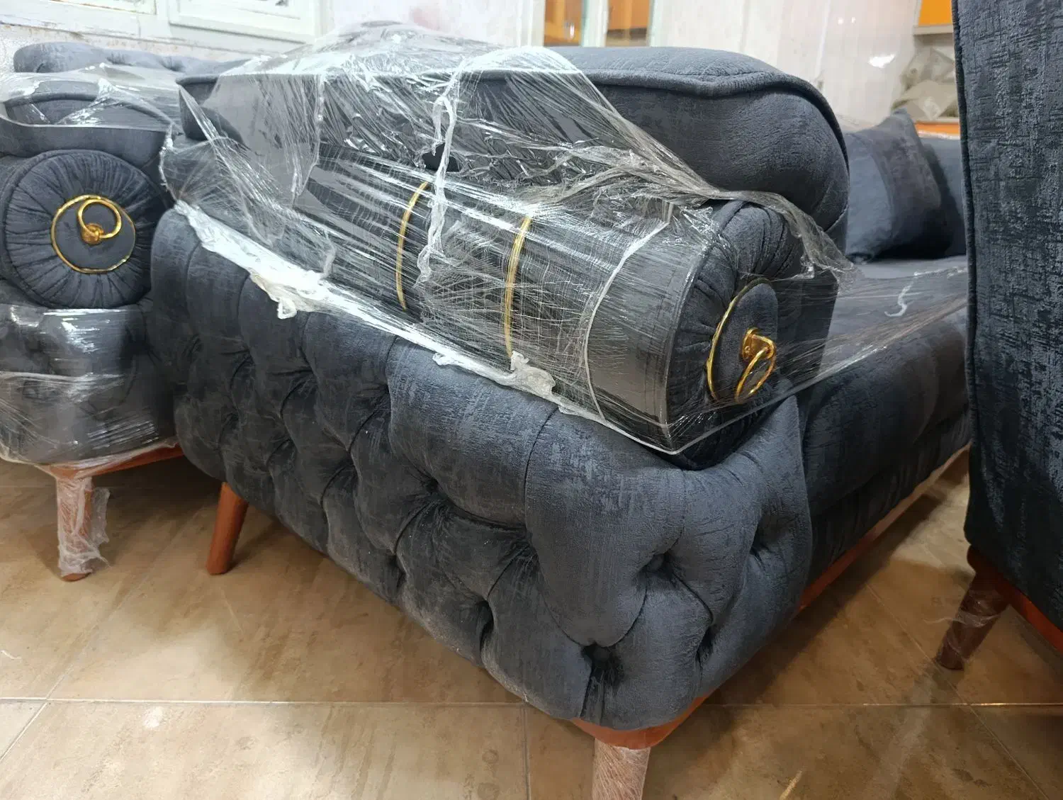 مبل راحتی  شرکتی چستر جدید آکبند کارتهران|مبلمان خانگی و میز عسلی|کرمانشاه, |دیوار