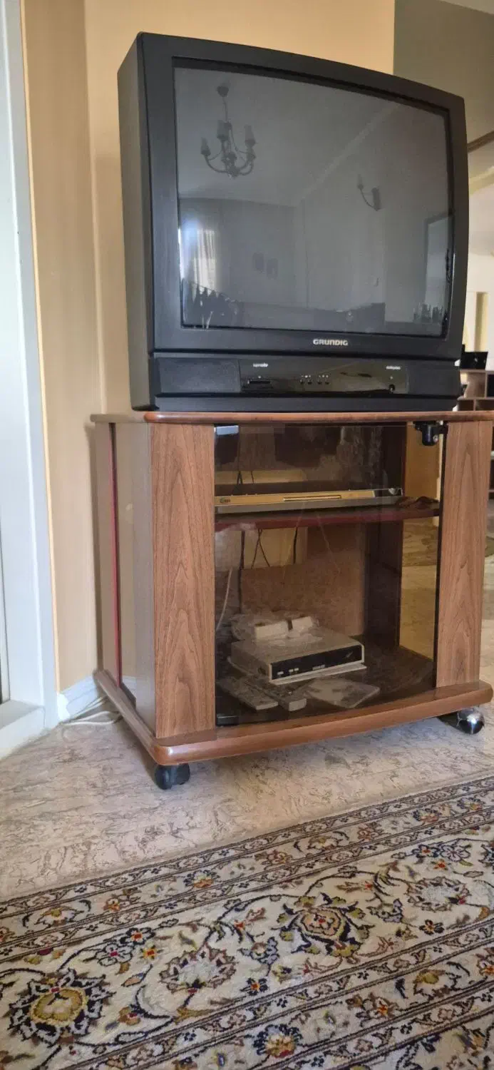 تلویزیون گراندیک|تلویزیون و پروژکتور|تهران, اختیاریه|دیوار