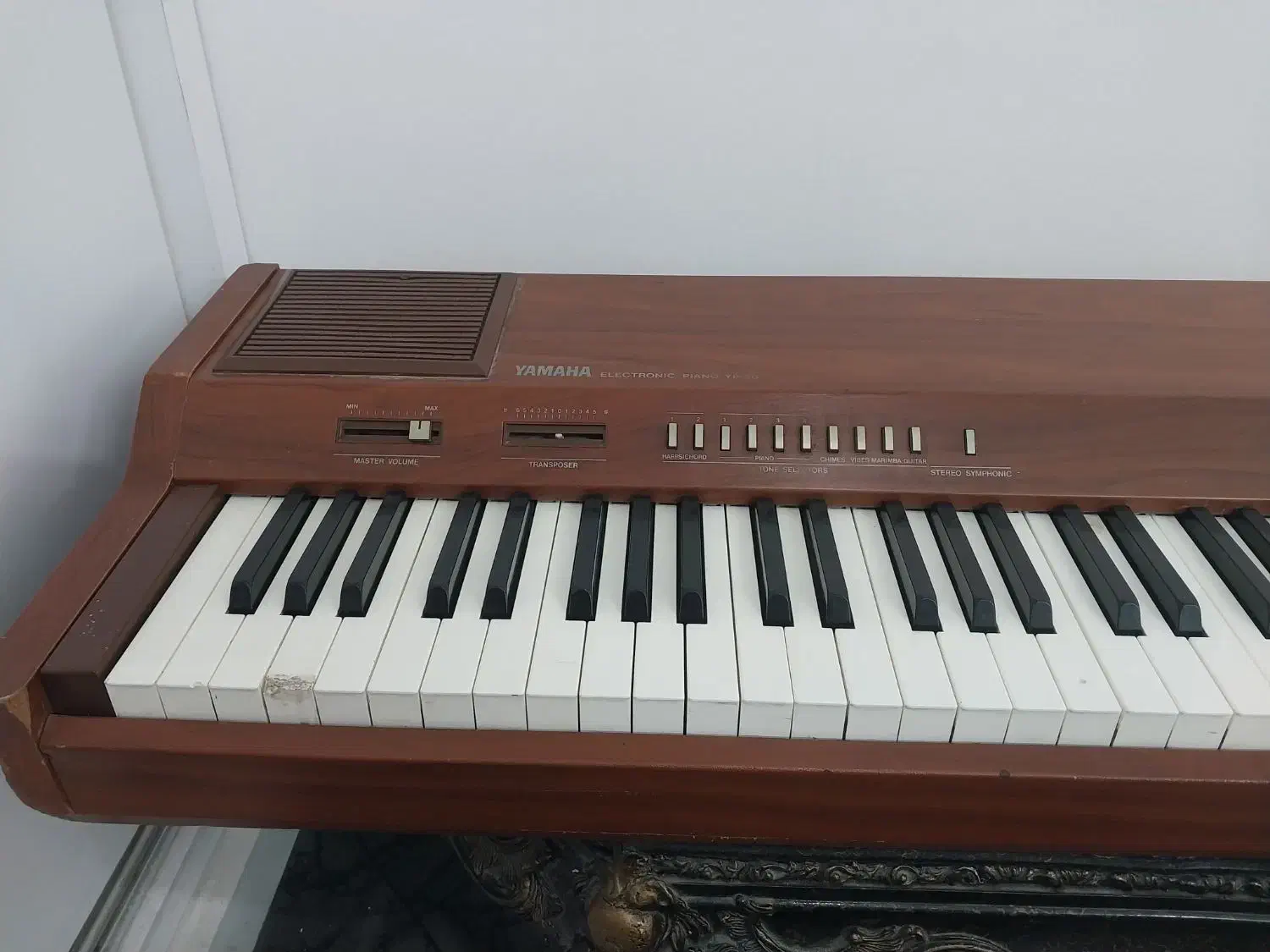پیانو عتیقه یاماها ۵۲ سال پیش|پیانو، کیبورد، آکاردئون|سرخرود, |دیوار