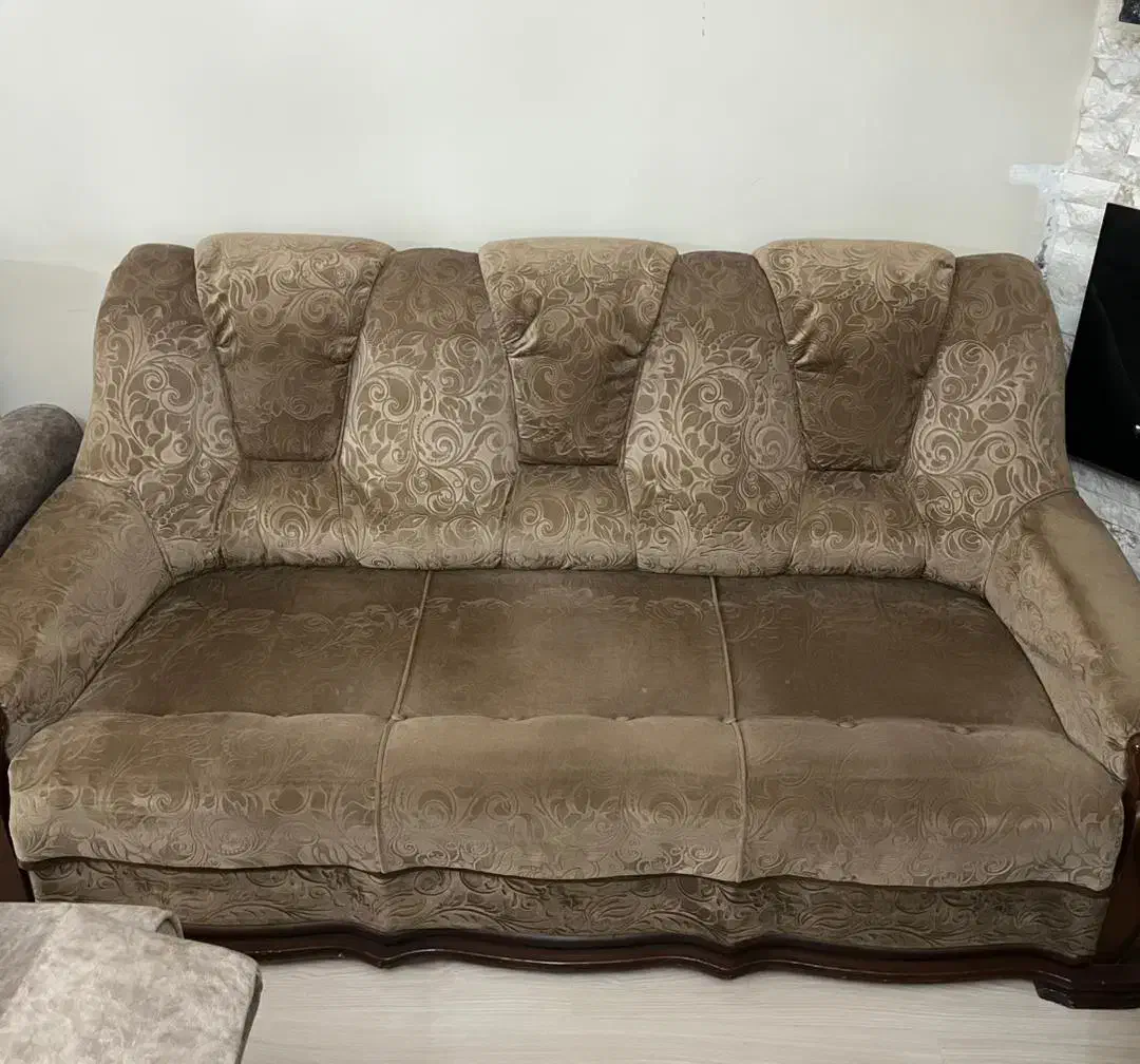 مبل راحتی ۷ نفره چوبی|مبلمان خانگی و میز عسلی|خوی, |دیوار