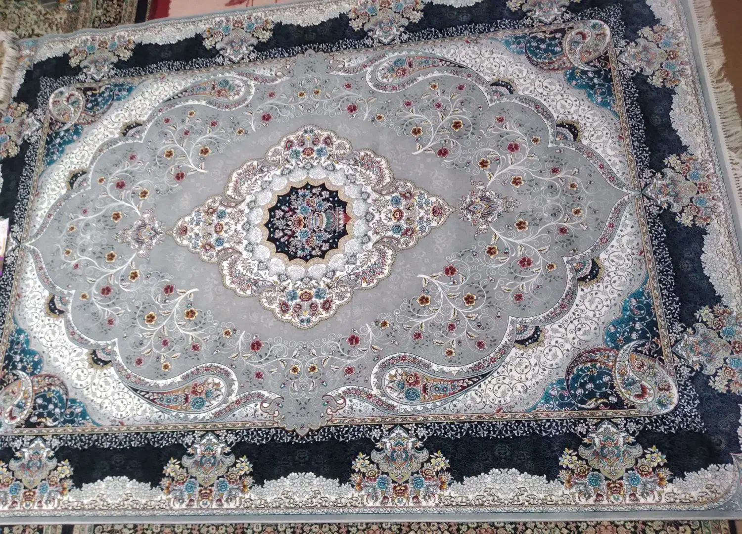 فرش عقیق|فرش|الیگودرز, |دیوار