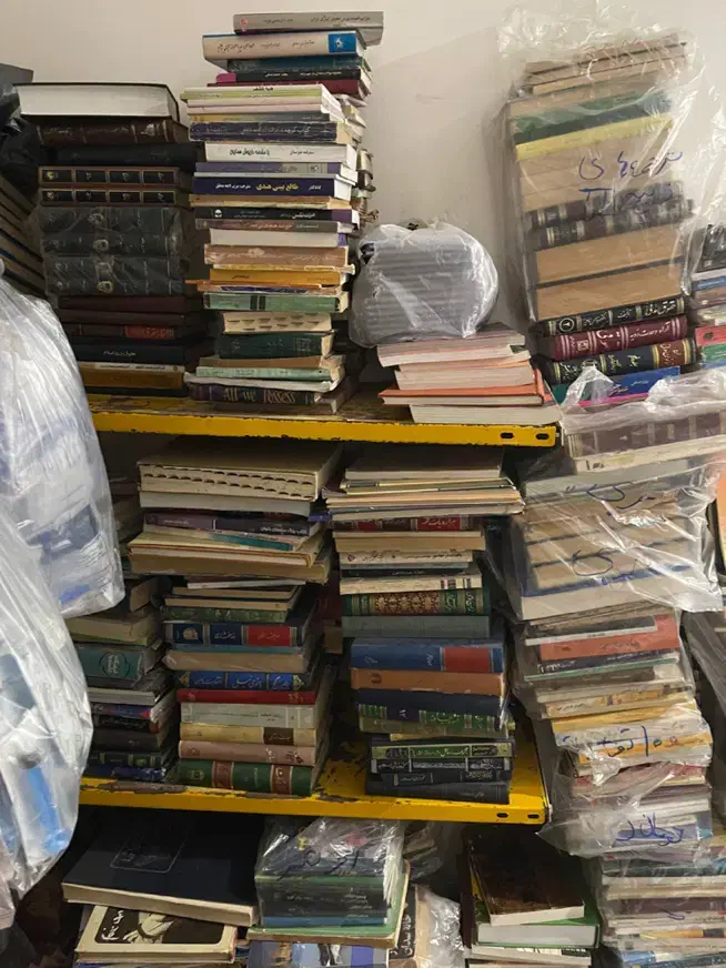 فروش کتاب های قدیمی|کتاب و مجله ادبی|اهواز, مهرشهر|دیوار