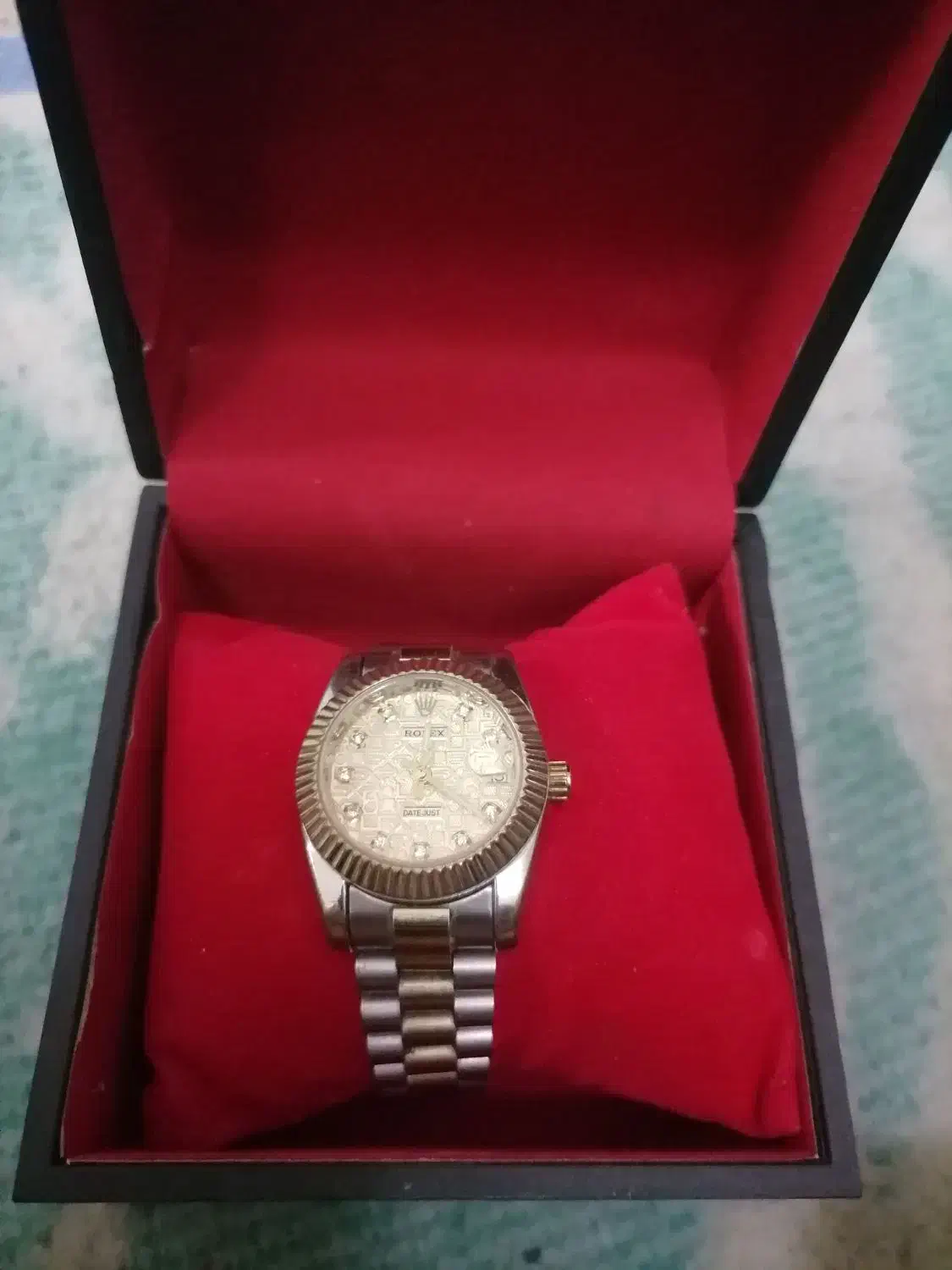 ساعت زنونه|ساعت|خرمشهر, |دیوار