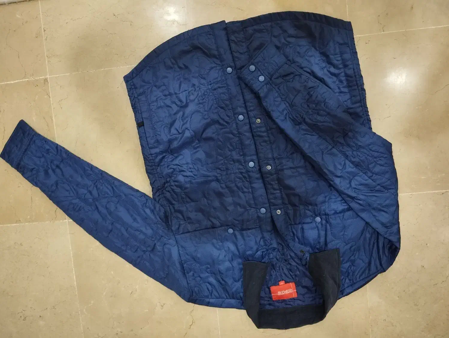 تعداد زیادی کاپشن و بارانی خارجی|لباس|تهران, ائمه اطهار|دیوار