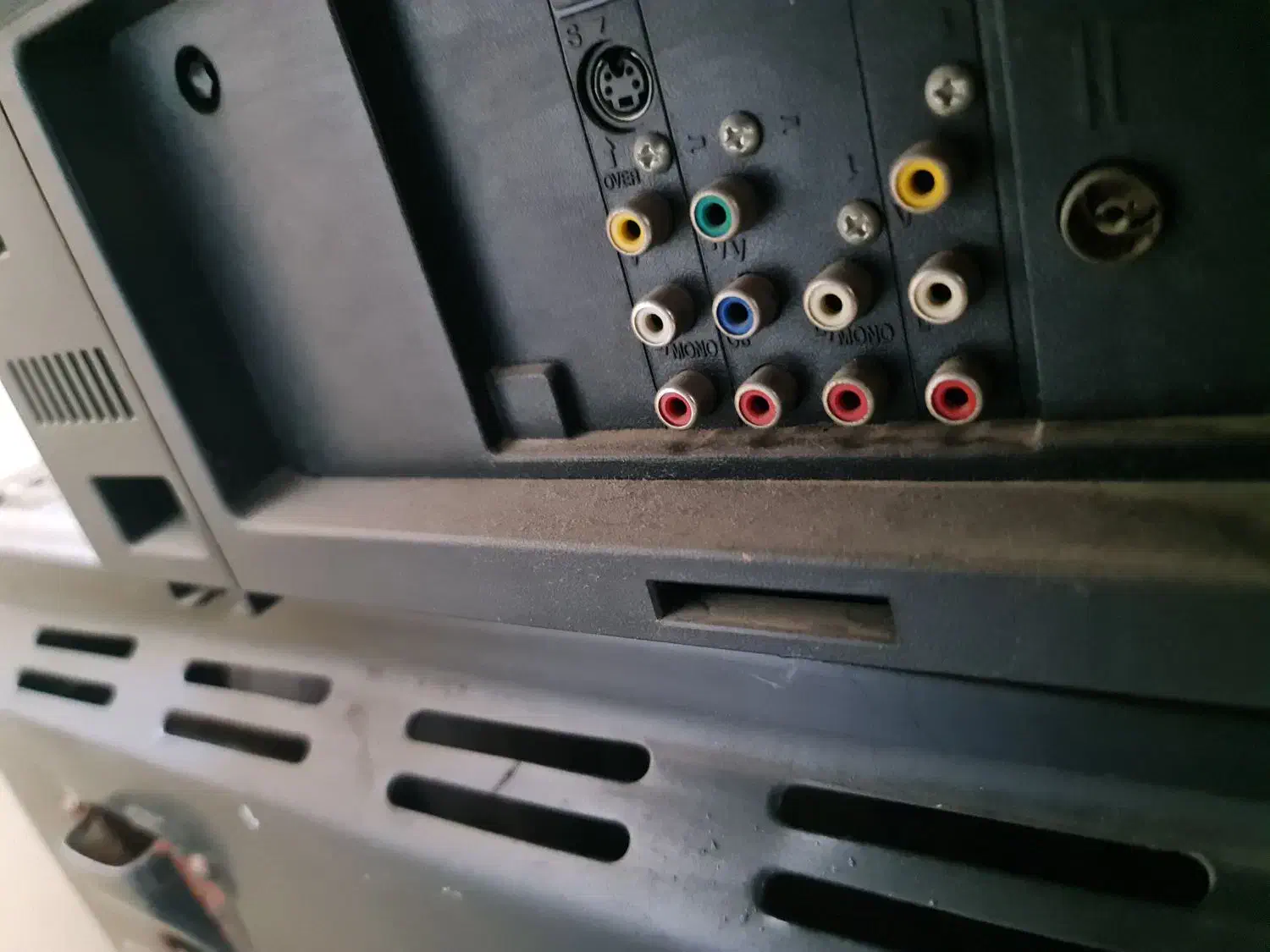 تلویزیون رنگی جی وی سی|تلویزیون و پروژکتور|تبریز, |دیوار