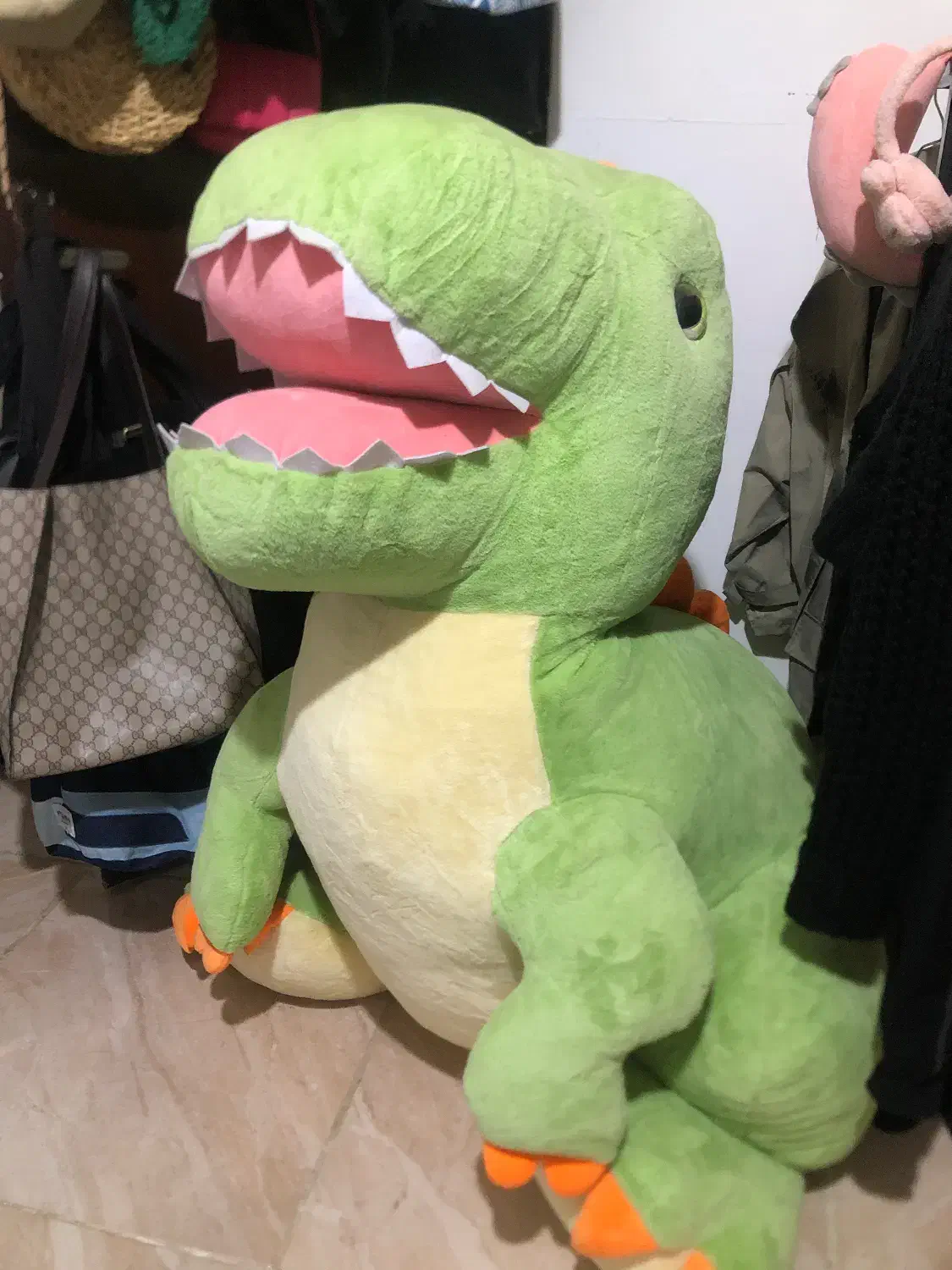 عروسک|اسباب‌‌بازی|قائم‌شهر, |دیوار