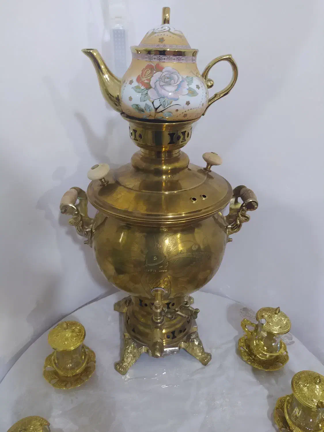 سماور زغالی شیش لیتری با سرویس کامل با میز تخته|سماور، چایساز، قهوهساز|مرند, |دیوار