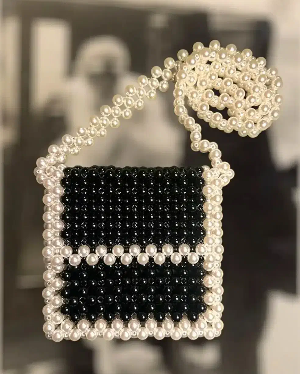 کیف مرواریدی|کیف، کفش، کمربند|صومعه‌سرا, |دیوار