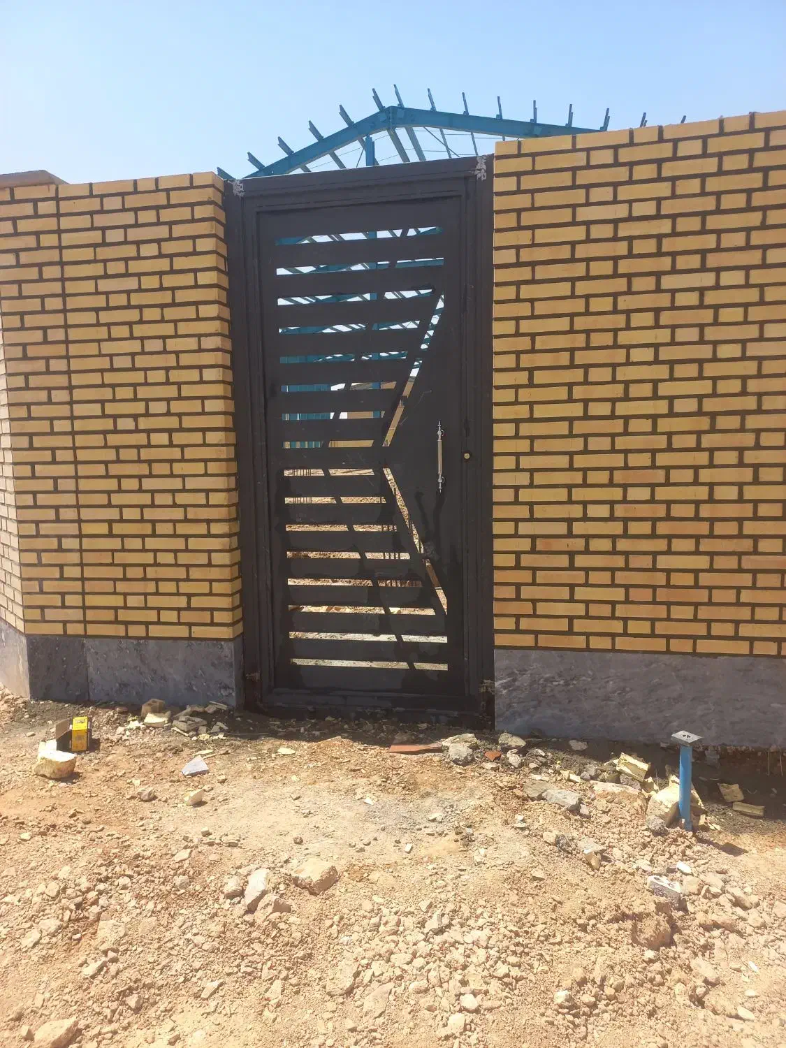 نیازمنداستاد ماهر جوشکاری درب وپنجره آهنی|استخدام صنعتی، فنی، مهندسی|شاهینشهر, شهرک صنعتی اصفهان|دیوار