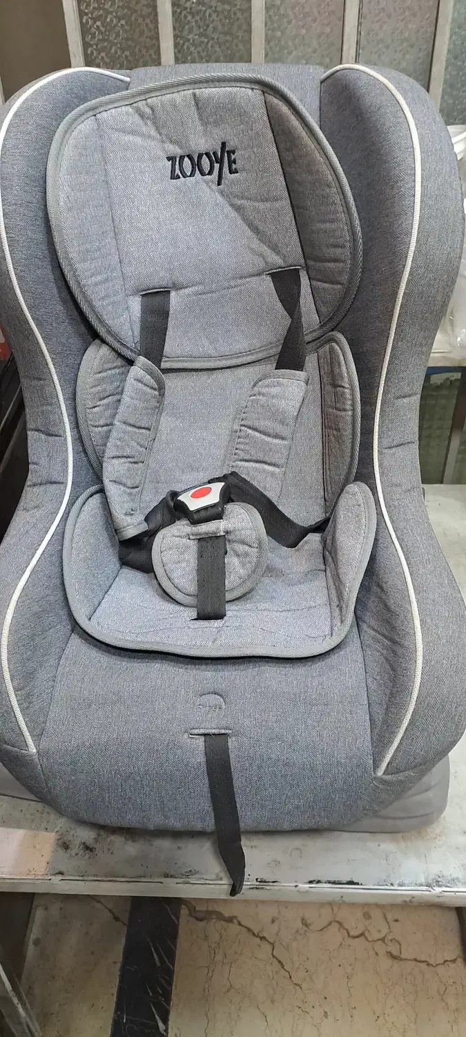 صندلی ماشین کودک کارکرده|تخت و صندلی بچه|تهران, حشمتیه|دیوار