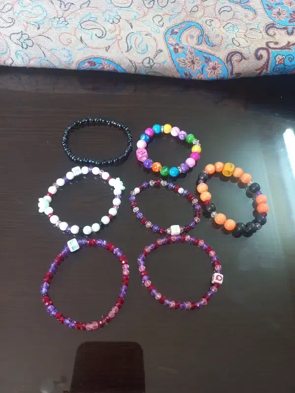 دستبند مهره ای زیبا وخوشرنگ ۳۵ و۴۰ تومان|بدلیجات|اصفهان, محله سفلی|دیوار