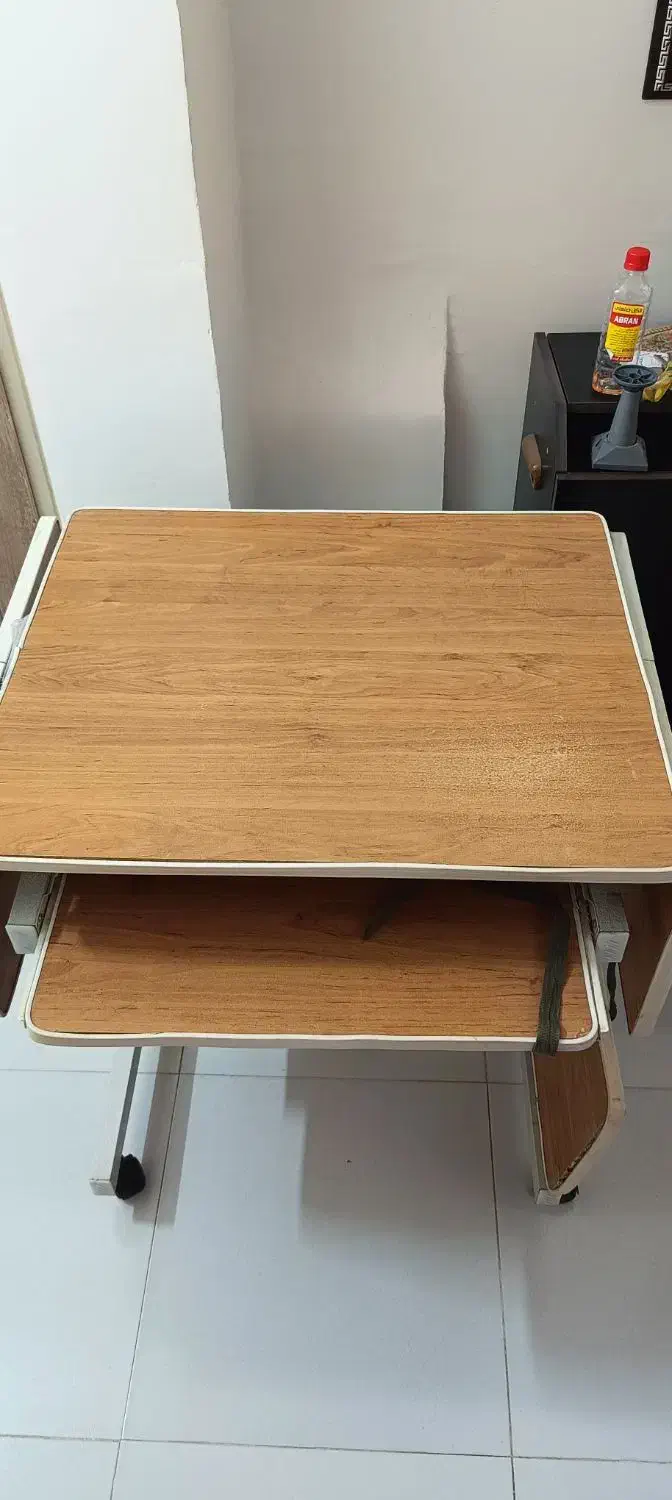 میز کامپیوتر با صندلی|میز تحریر و کامپیوتر|بروجرد, |دیوار