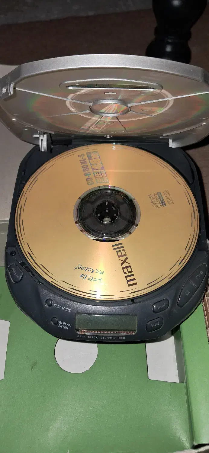 دیسک من سونی قدیمی|کلکسیون اشیاء عتیقه|اندیشه, اندیشه فاز ۱|دیوار