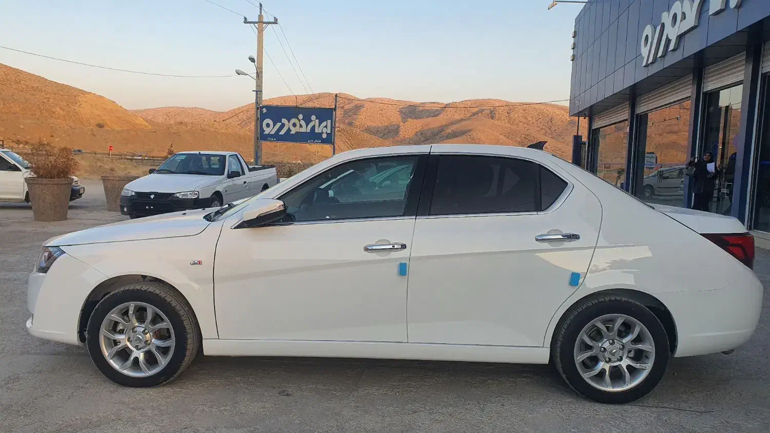 دنا پلاس اتوماتیک آپشنال سفید صفر|خودرو سواری و وانت|صدرا-فارس, فاز ۱|دیوار