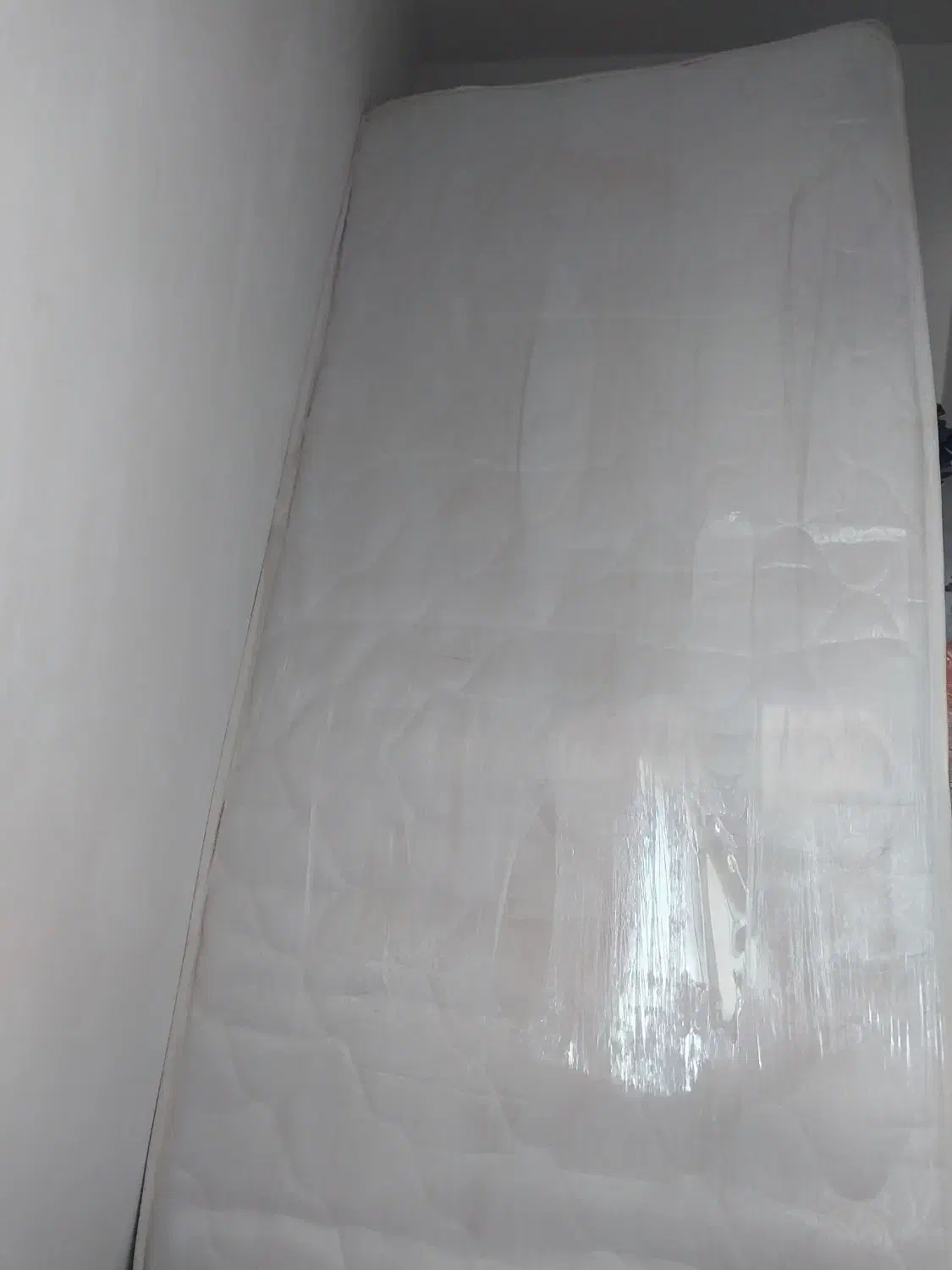 یک عددماشین شارژی .تشک . میز پاتختی . کمد|دوچرخه، اسکیت، اسکوتر|اسلام‌شهر, شهرک قائمیه|دیوار