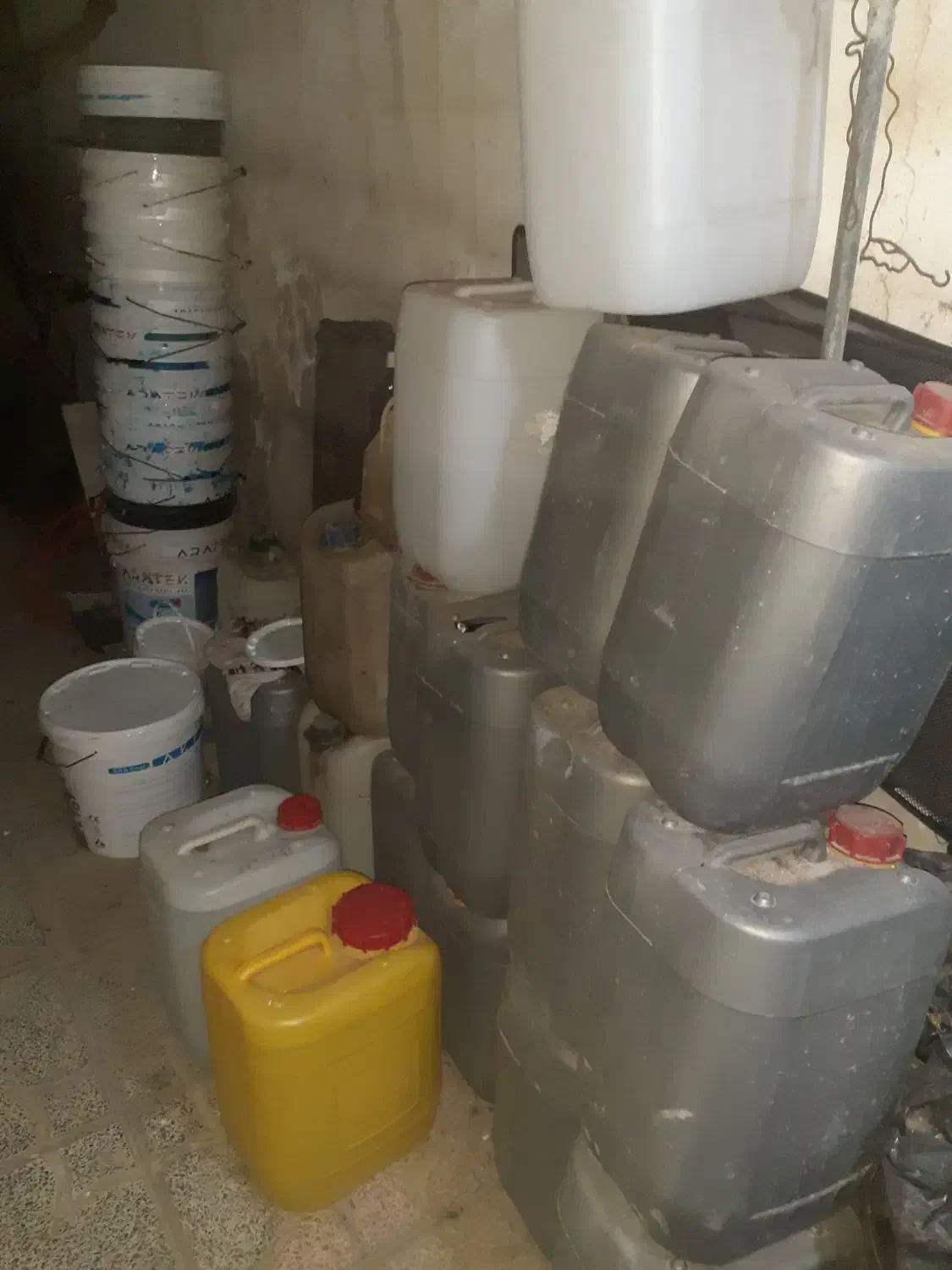 سطل ۲۰کیلویی تمیز|ظروف نگهدارنده، پلاستیکی، یک‌بارمصرف|رباط‌کریم, رباط‌کریم|دیوار