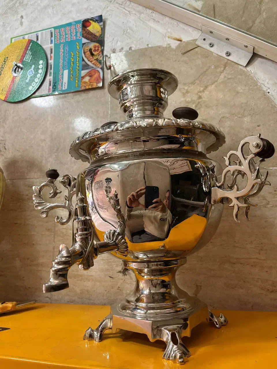 سماور زغالی روسی|کلکسیون اشیاء عتیقه|تهران, باغ خزانه|دیوار