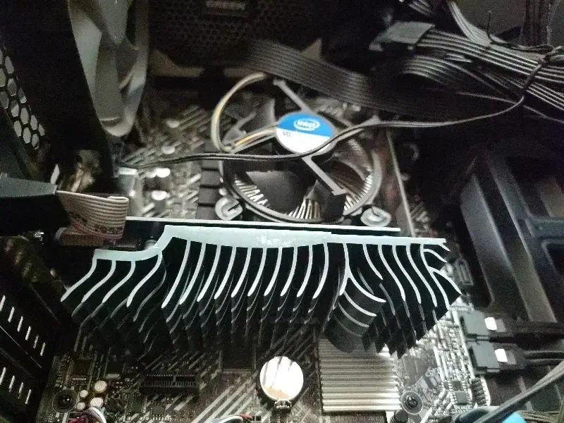 کارت گرافیک gt730 2g|قطعات و لوازم جانبی رایانه|اندیشه, اندیشه فاز ۳|دیوار