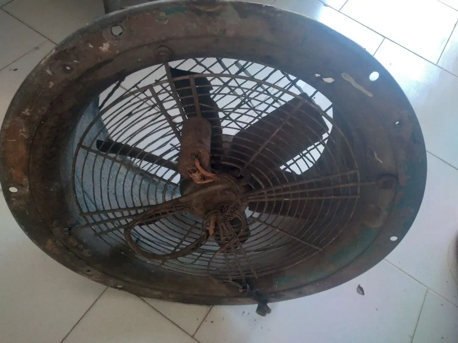 فن یا هواکش|پنکه و تصفیه‌کنندهٔ هوا|رباط‌کریم, الارد|دیوار