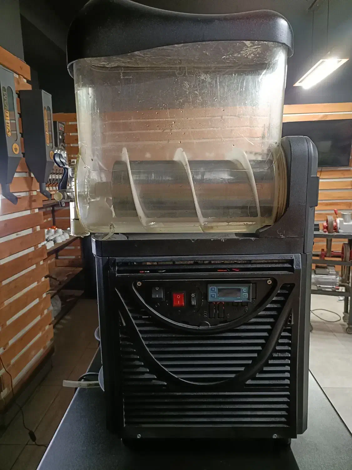 سیروپ بار اسلش کافی شاپ آبمیوه یخ دربهشت|کافیشاپ و رستوران|تهران, قبا|دیوار