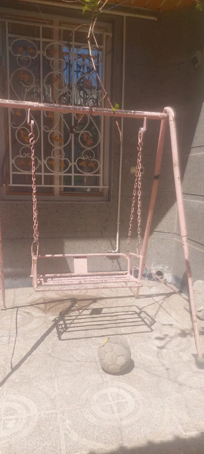 تاب آهنی|اسباب‌بازی بچه|دورود, |دیوار