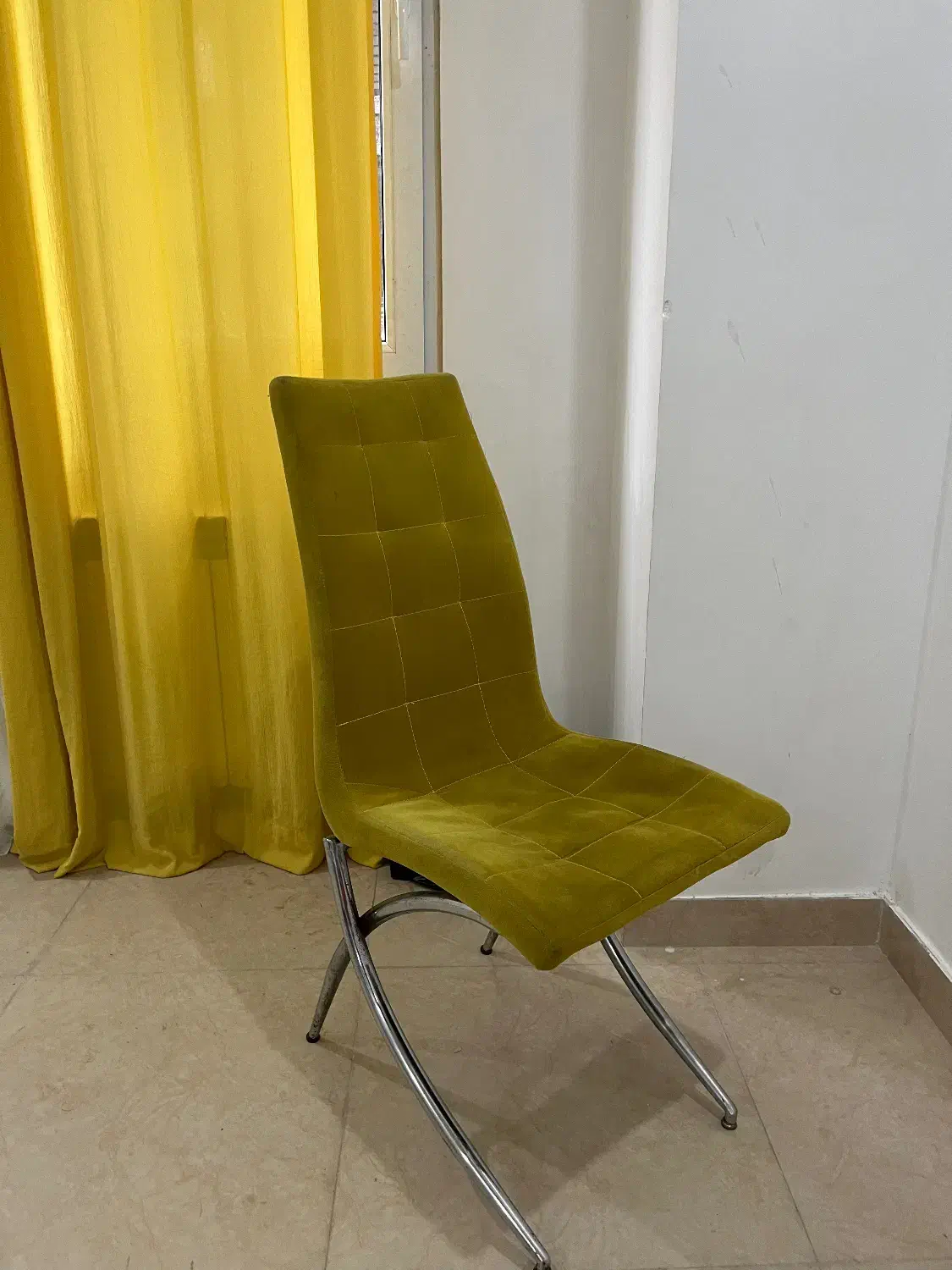 صندلی|میز و صندلی غذاخوری|رشت, پیرسرا|دیوار