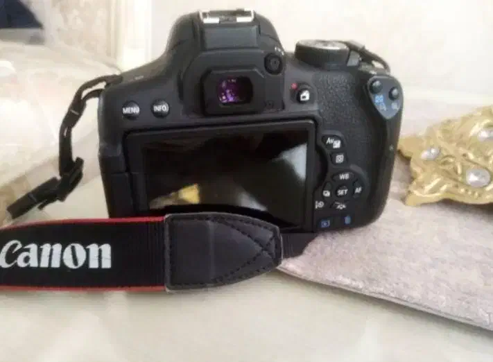 دوربین کنون 750D|دوربین عکاسی و فیلم‌برداری|تهران, والفجر (افسریه)|دیوار