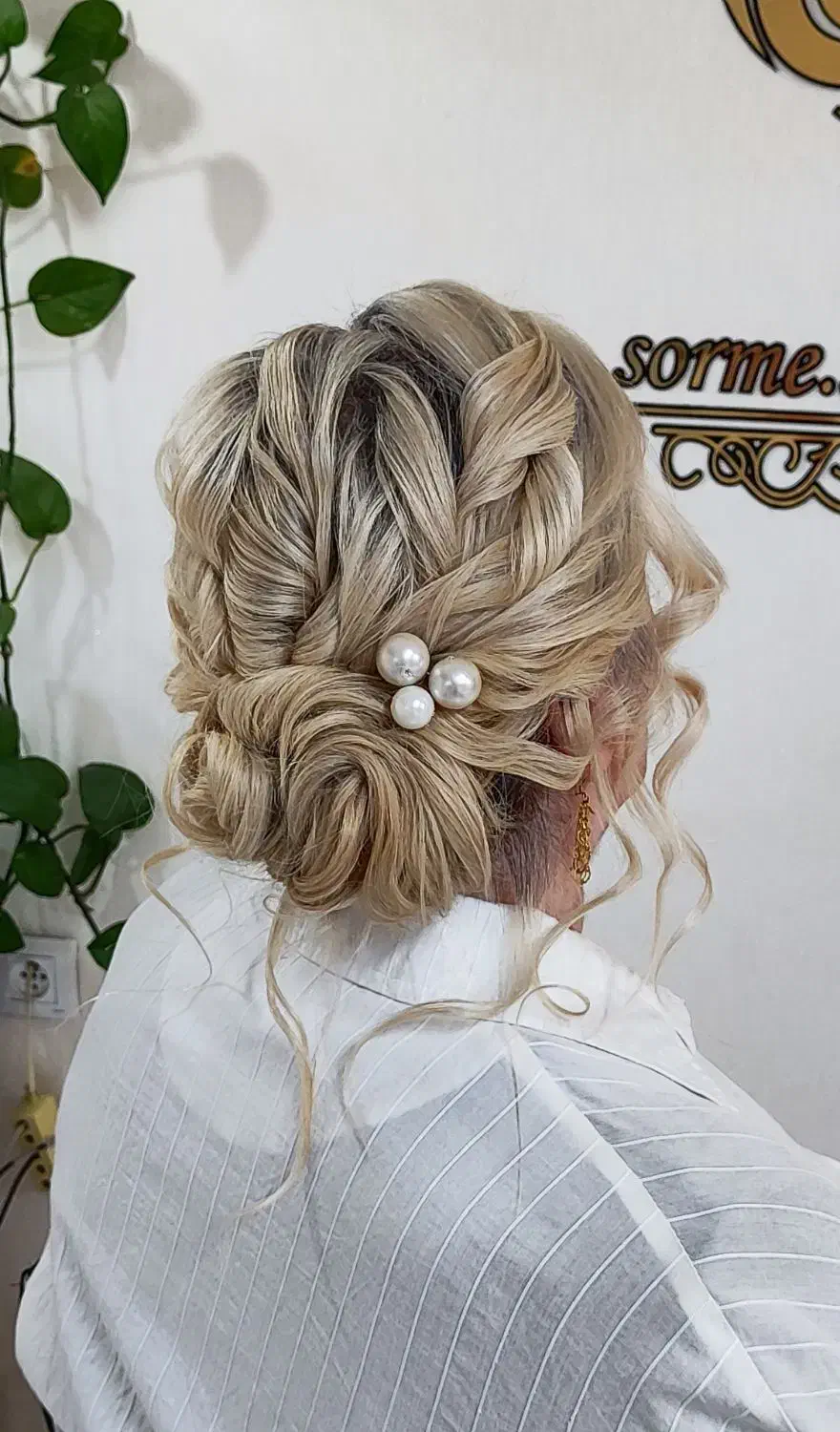 خدمات عروس میکاپ شنیون رنگ و لایت فیبروز مژه ناخن|خدمات آرایشگری و زیبایی|ملارد, |دیوار