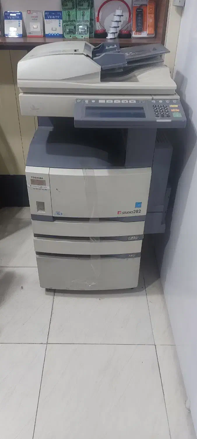 پرینتر ایستاده توشیبا. سیاه سفید|پرینتر، اسکنر، کپی، فکس|اهواز, زندوکیلی|دیوار