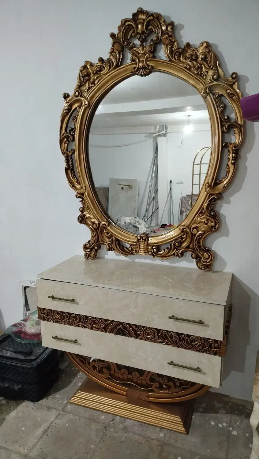 فروش میز و استند|آرایشگاه و سالن‌های زیبایی|قرچک, مهدیه|دیوار