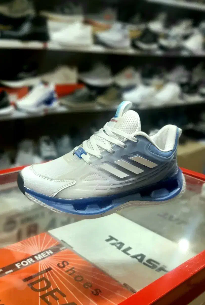 حراج واقعی انواع کفش زیر فاکتور|حراج|سنندج, |دیوار