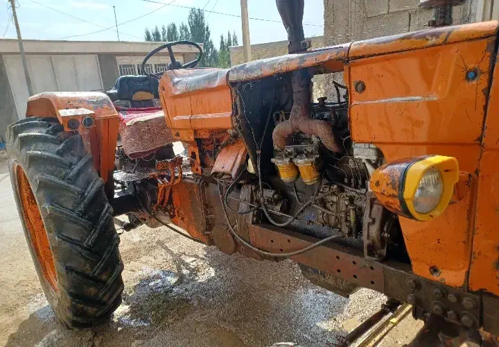 فروش یک دستگاه تراکتور رومانی|خودرو سنگین|آباده, |دیوار