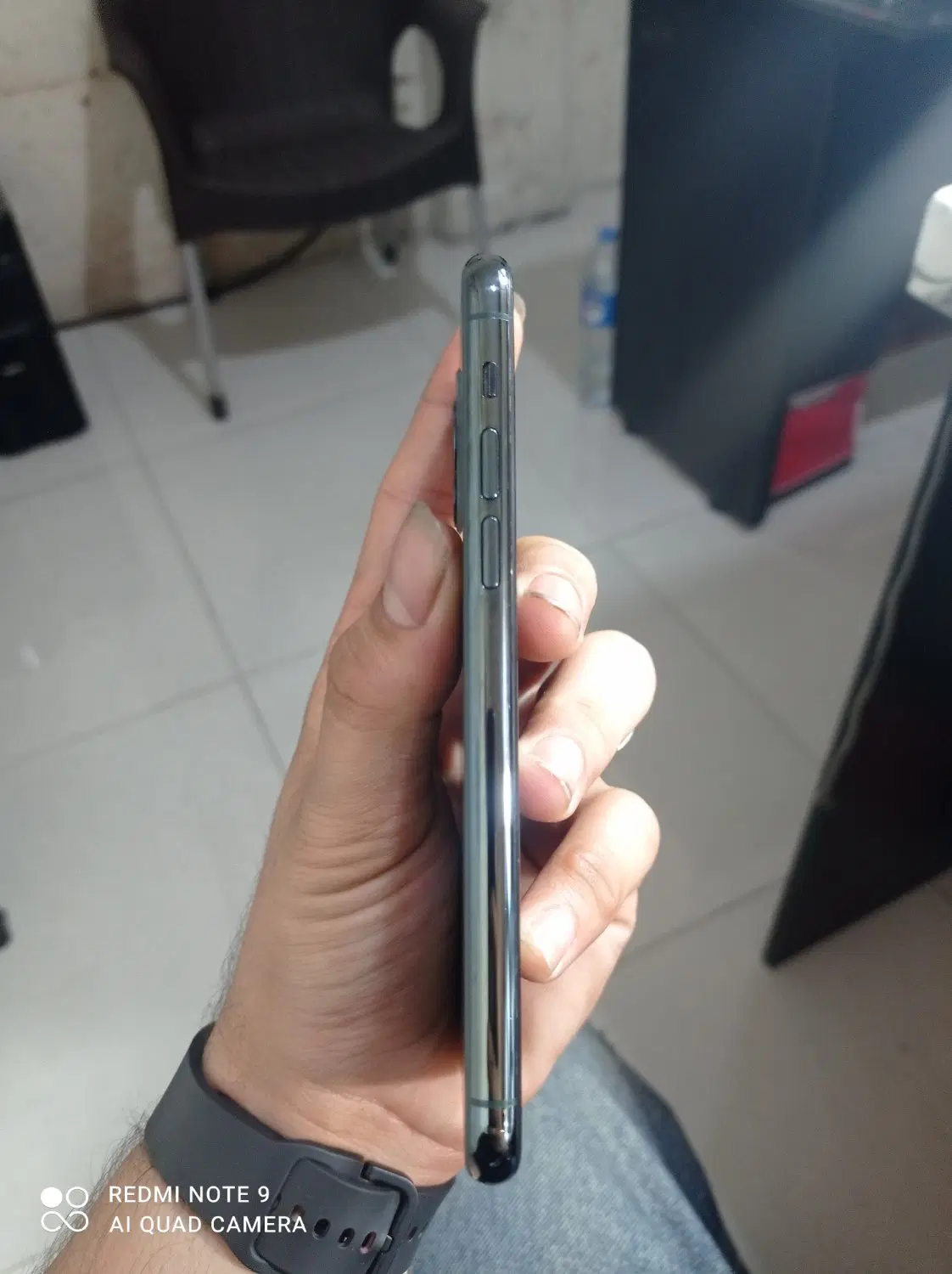 iPhone 11pro|موبایل|ساری, |دیوار