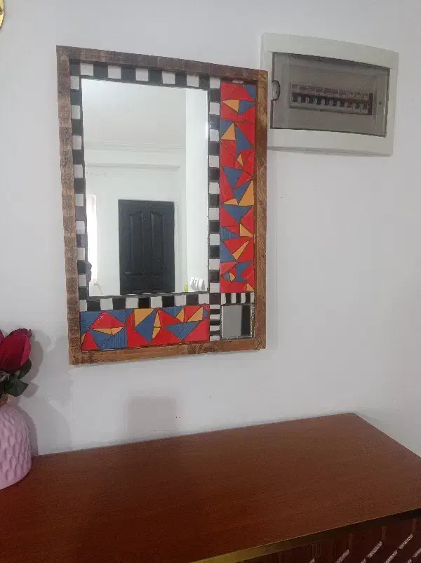 اینه|آینه|رشت, رودبارتان|دیوار