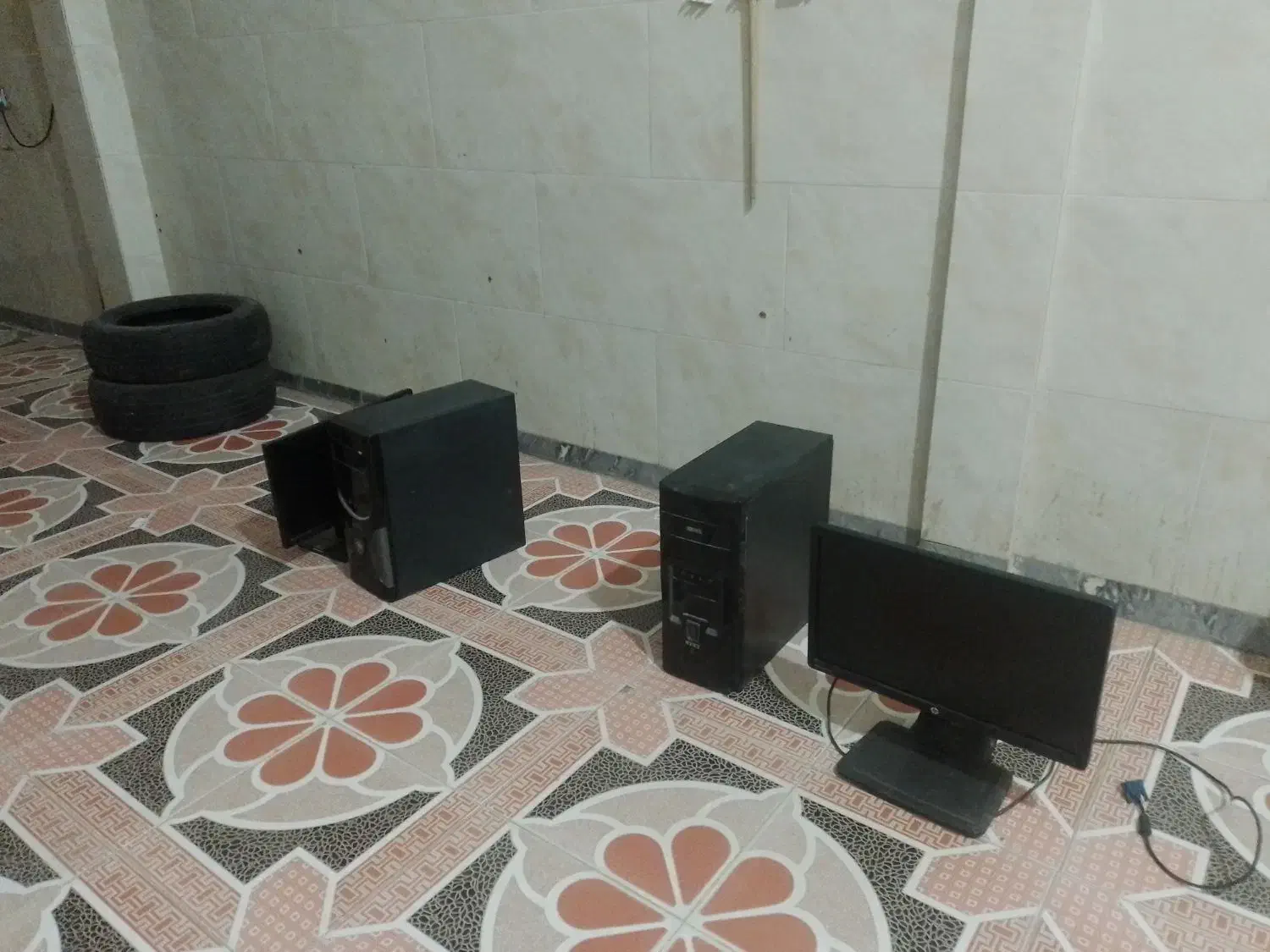 کامپیوتر|رایانه رومیزی|آبش احمد, |دیوار