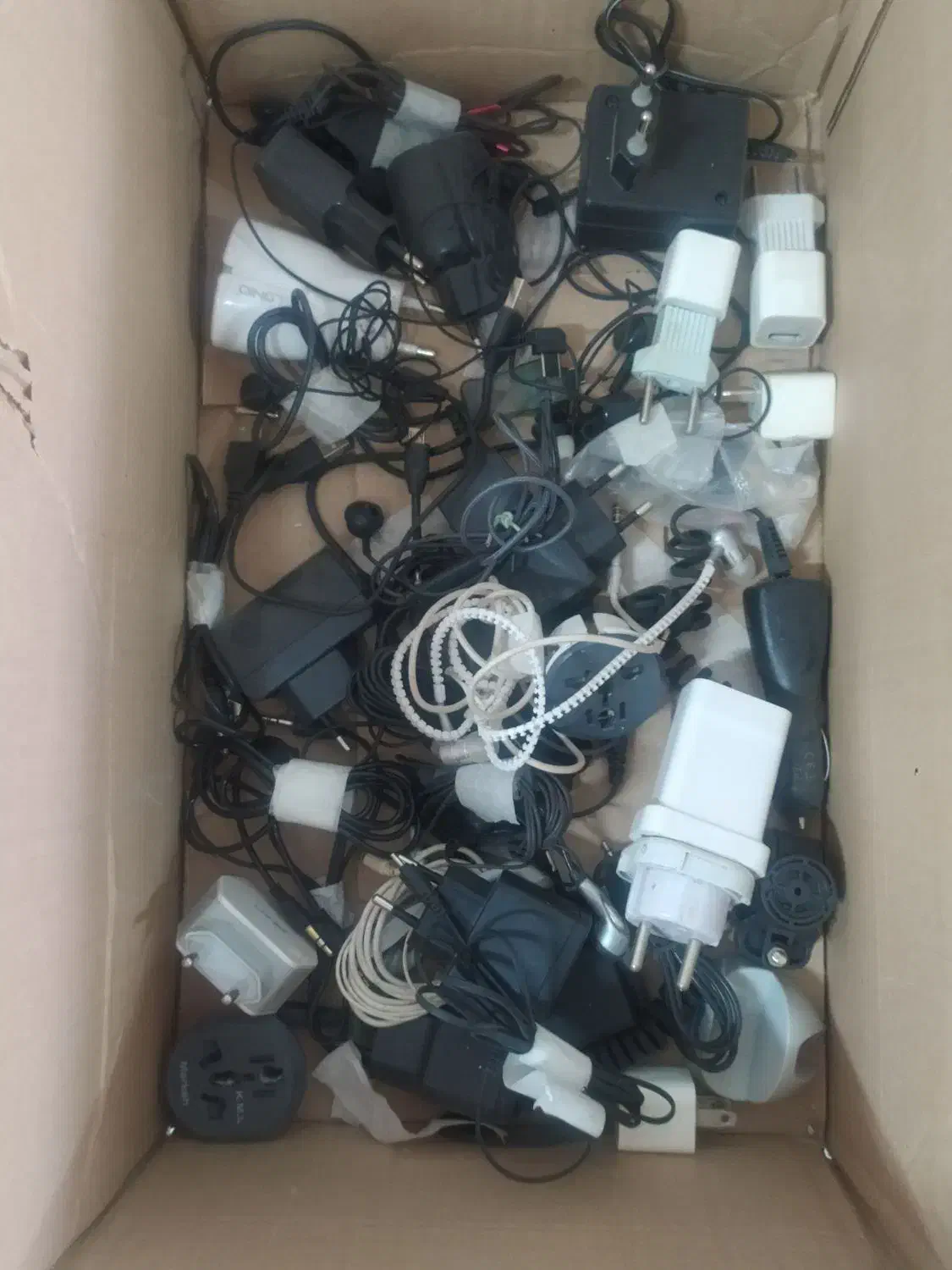 انواع شارژر.|لوازم جانبی موبایل و تبلت|نیشابور, فردوسی جنوبی|دیوار