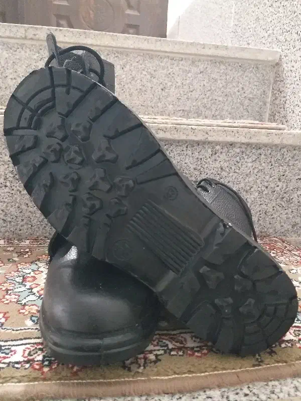 پوتین سربازی شماره۴۳|کیف، کفش، کمربند|نقده, |دیوار