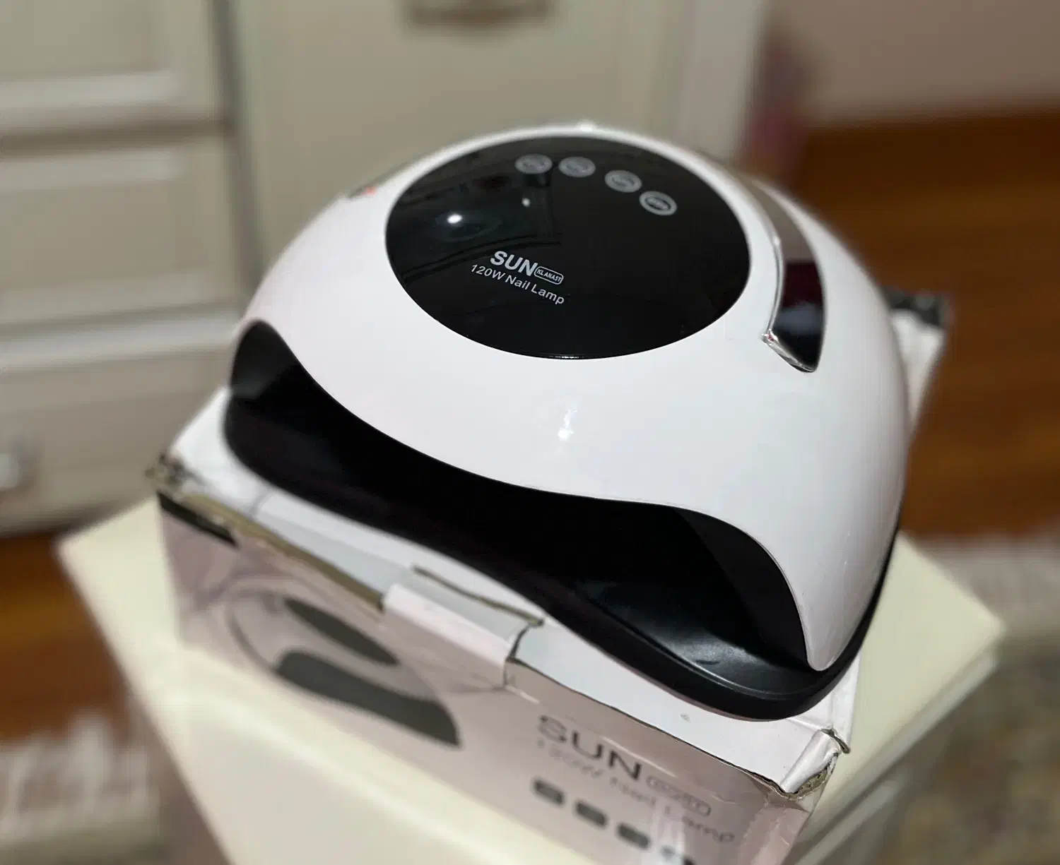 لوازم کاشت ناخن|آرایشگاه و سالن‌های زیبایی|کرمانشاه, |دیوار