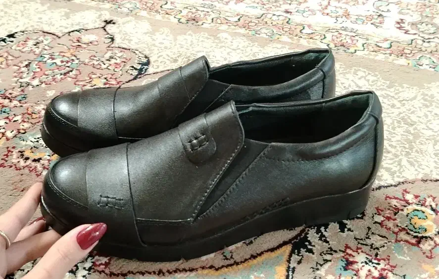 کفش|کیف، کفش، کمربند|اصفهان, پوریای ولی|دیوار