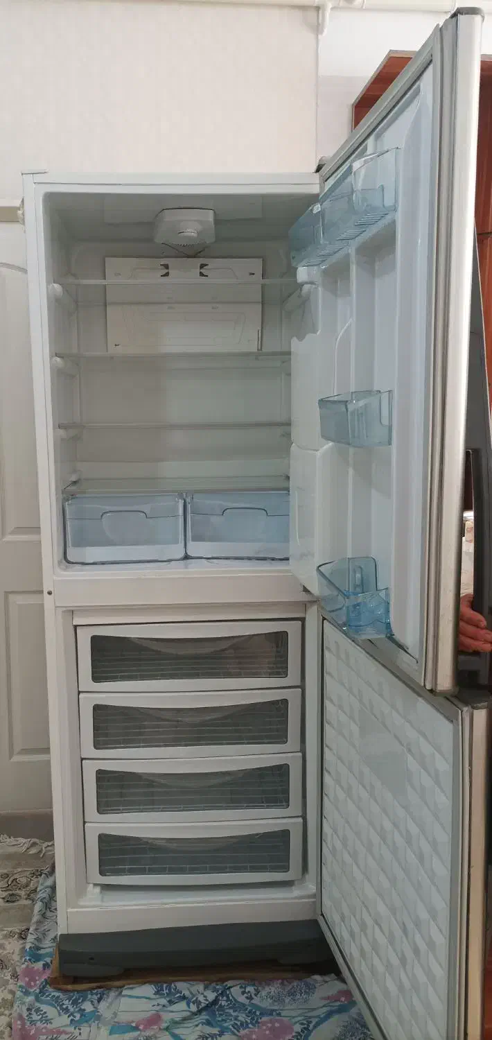 یخچال فریزر|یخچال و فریزر|بروجرد, |دیوار